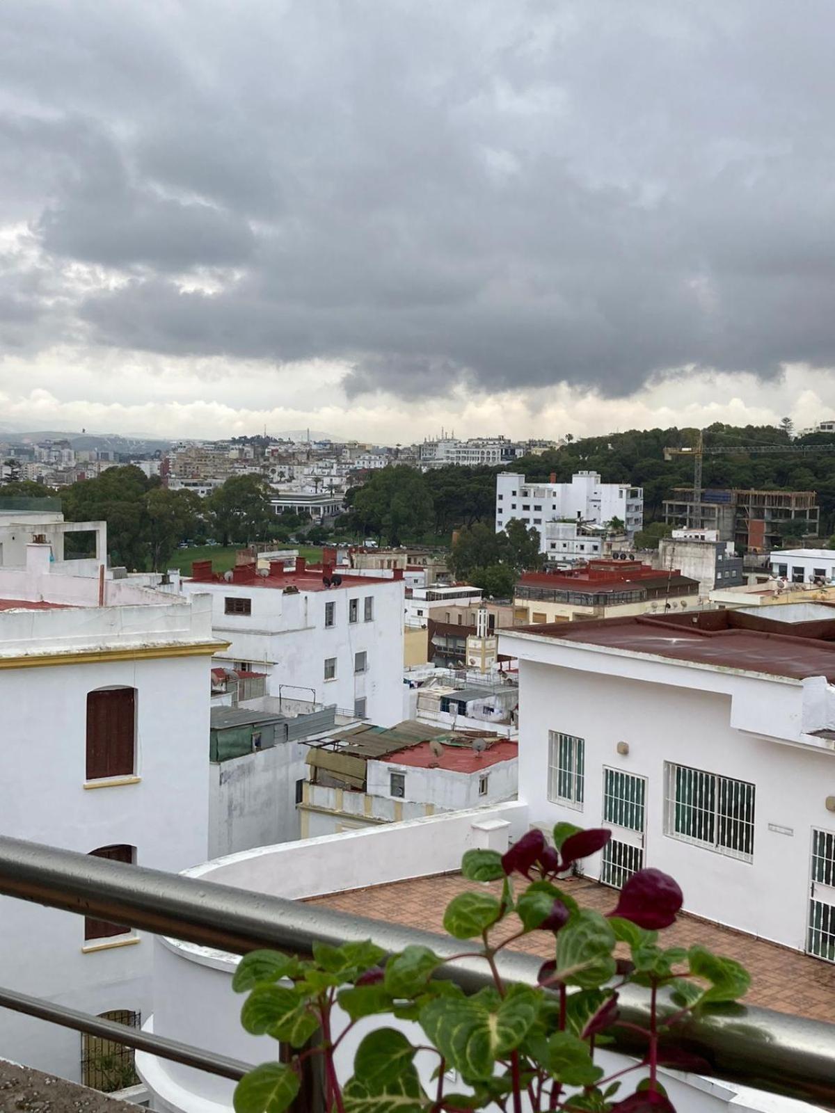 Appartamento Superb Flat Near The Medina Tangeri Esterno foto