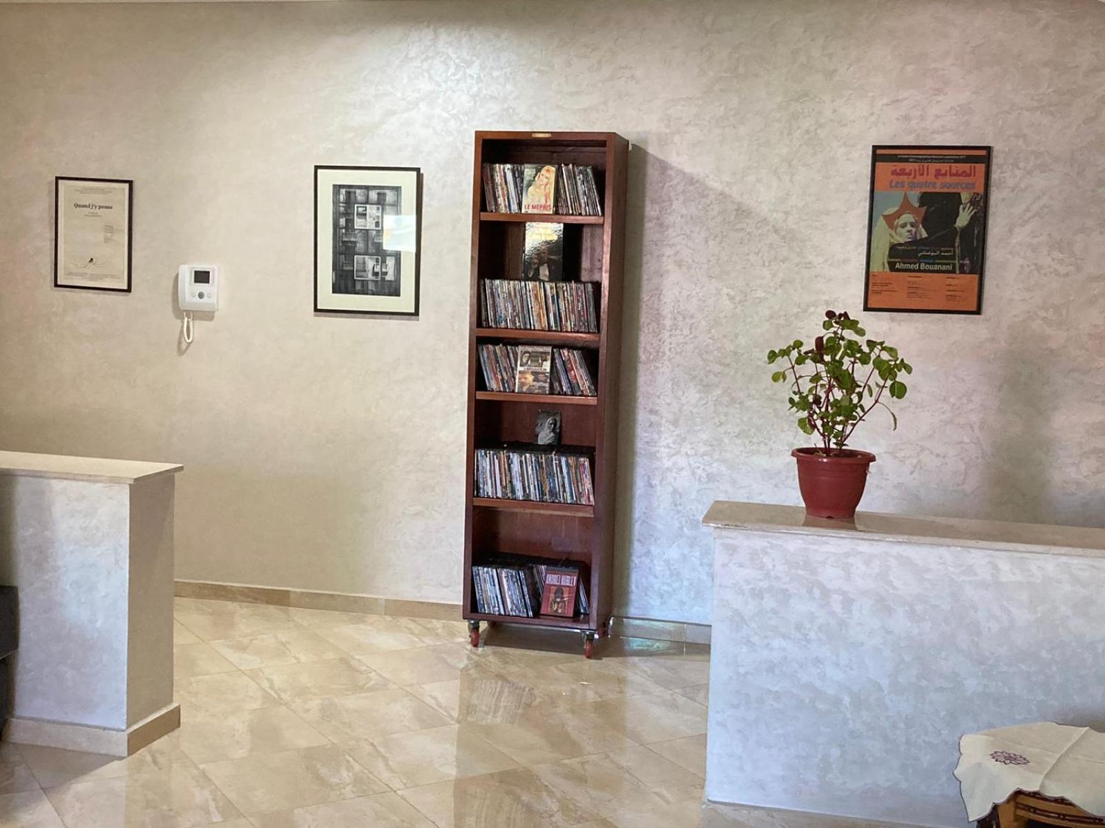 Appartamento Superb Flat Near The Medina Tangeri Esterno foto