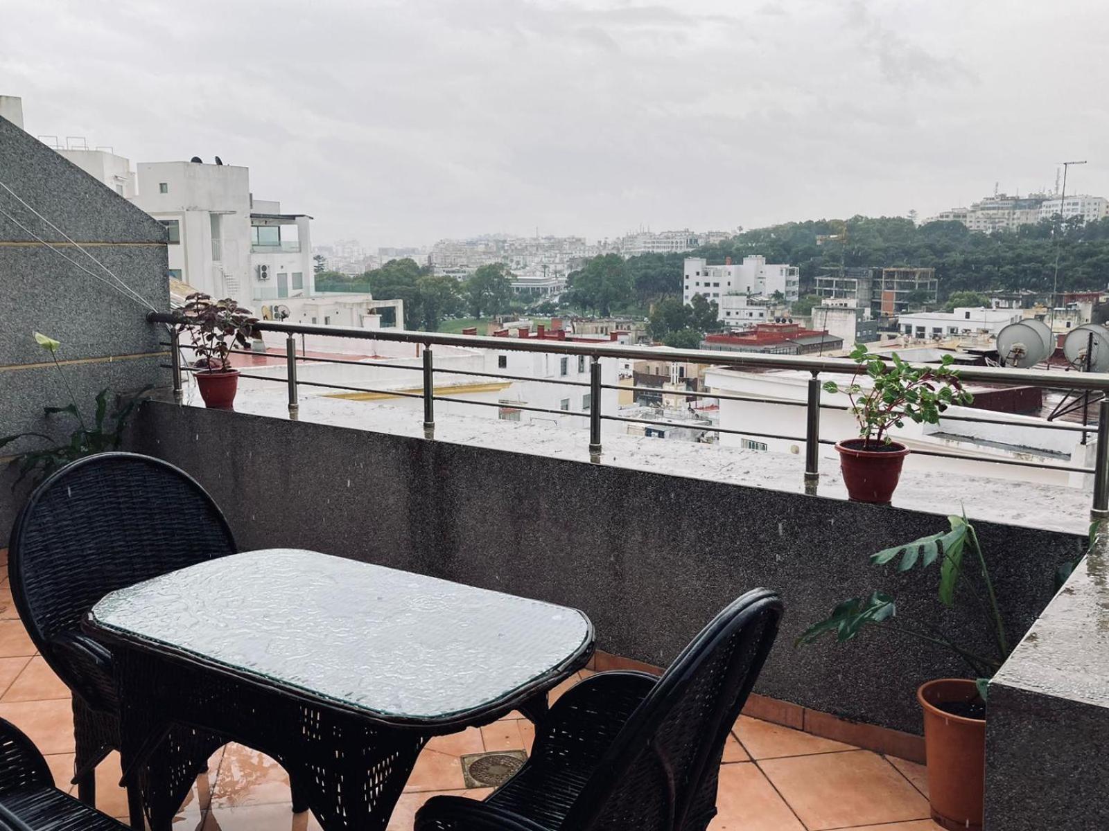 Appartamento Superb Flat Near The Medina Tangeri Esterno foto